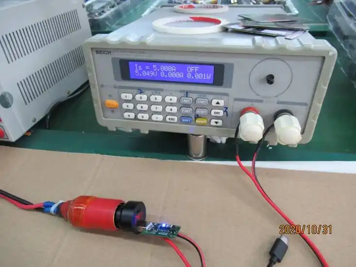 PD 3.1 car charger output voltage and current measurement on Keysight multimeter during OEM QC testing