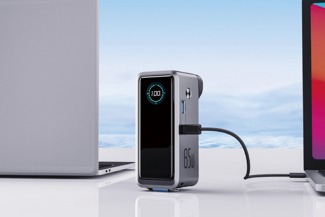 65W Fast Charging Type-C Retractable Cable Power Bank Charger 2-in-1