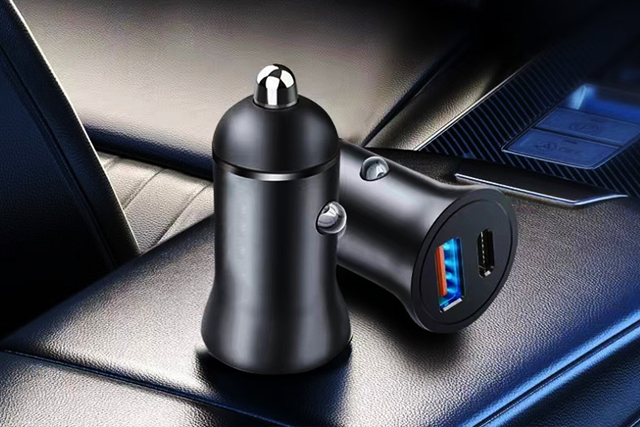 Compact Zinc Alloy PD 30W Car Charger Total 60W Output Support Super Fast Charging